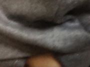 真大胆,黑丝包臀的风骚少妇火车上引诱干儿子在厕所操她,刚进去就说：快抓紧时间操啊,等下有人要上厕所了!