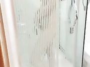 高颜值极品越韩混血妹子直播秀上位啪啪没搞几下就射了