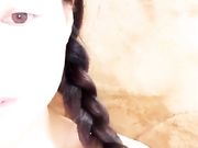 扎着两个麻花辫的萌妹子看着年龄不大漏逼秀逼逼很不错