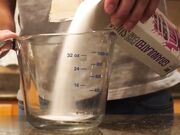 艾米丽需要借点糖所以她问邻居却被操了