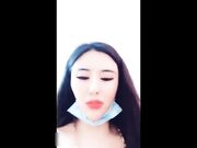 凌晨真实撩路人宾馆开房做爱 屌丝人瘦屌大 没操满足还要自己玩喷水