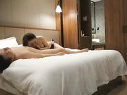 约良家鸭舌帽美少妇打扑克打到床上抱着屁股操01