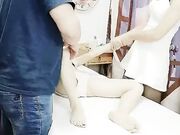 双飞黑丝女技师加女顾客享受各种体位抽插01