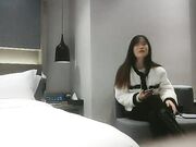 高挑女神放的开骚浪的很扶着屌插入太紧了02