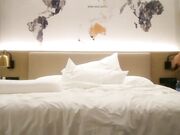 约学院苗条妹子开房浴室调情捏爆两奶子爆插