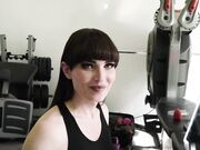 高挑极品身材的硬核人妖和型男玩3P妖屌大战