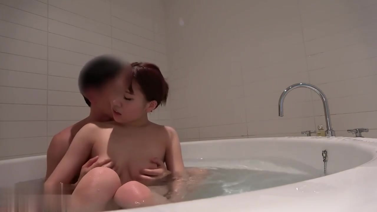 G罩杯淫乳大学生炮友按摩棒抽插自慰一面绝叫一面抽插中出做爱 02