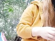 风骚少妇B狐狸到山上小树林啪啪大秀