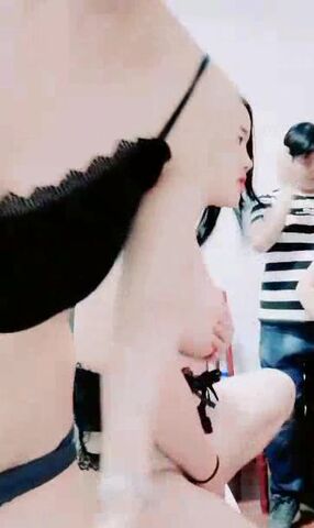 户外冰冰老师三个骚少妇和闺蜜老公户外啪啪01