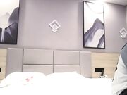 小宝寻花紫色内衣大波浪妹 让洗一下才给操舌吻口交调情 坐上来jb插入上下套弄侧入猛操