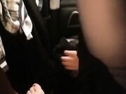 墨镜骚女和炮友驾车小树林车震黑丝足交抽插