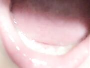 童颜巨乳草莓熊口交喝尿简直就是个小母狗性奴