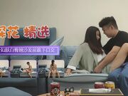 漂亮小少妇肤白臀翘沙发前跪下口交真有冲击力