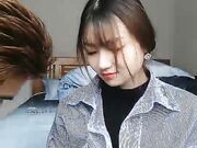 美眉的颜值很能打 化个妆不需要美颜 很清纯青涩 刚踏入社会的青涩