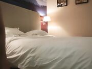 流水线约外围  肤白貌美  饱满胸部 极品尤物脱光干一炮