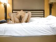 酒店操花裙骚女埋头舔逼骑乘打桩搞得舒服浪叫