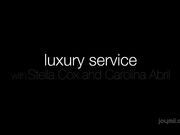 两位许久未见的极品女闺蜜见面之后就这样了真火爆带着假屌干