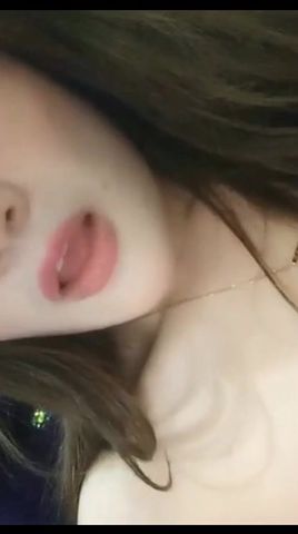 挺萌的主播沙发上跳蛋自慰秀喜欢的不要错过