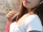 美女主播为礼物真空直播露大奶