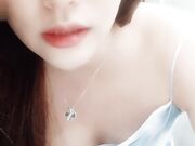 惊鸿一现极品美女车模客串赚快钱大波浪粉乳