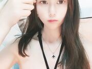 美乳小少妇勾搭狼友撅着屁股用道具捅骚穴