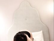 骚人妻玩弄鸡巴口交舔弄蛋蛋呻吟