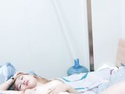 超嫩粉穴新人小姐姐 炮友掰穴揉搓阴蒂 细腰性感美臀 第一视角抽插