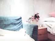 网约美人妻玉足在裆下来回摩擦小伙被迷得性欲勃发