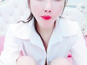 小水娃侧躺小穴被鸡巴男慢慢深入抽插