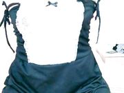 女仆装完美露三点搔首弄姿手指不停抠逼刺激自慰