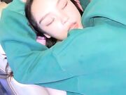 KTV包厢草公主 黑丝露脸颜值不错 年轻就是骚 直接在沙发上爆草抽插口交大鸡巴