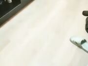 表姐今天醉酒性欲超强和哥们3P轮操她客厅卫生间