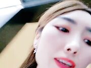 颜值女神超近距离给狼友展示逼逼特写无毛水多