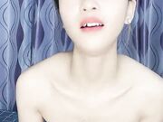 小人妻站立口交鸡巴嗦蛋蛋爆草骑乘