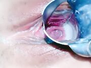 骚母狗少女自慰扩阴往里面扔牛奶刺激