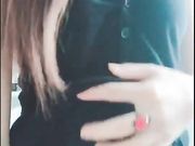 高颜值苗条美女小怪物开裆黑丝看黄片看的很想要沙发上自慰后勾引外卖小哥饥渴啪啪啪对白太淫荡