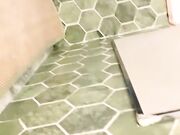 每天要干两三炮又去浴场啪啪人来人往无套内射