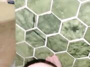 每天要干两三炮又去浴场啪啪人来人往无套内射