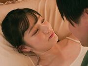 被她最好的朋友坦白并在她不在时淹没在性爱中的悲伤但色情的回忆 宮下玲奈1