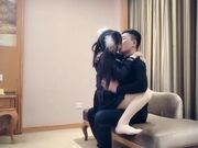 酒店爆草双马尾女孩主动口交爆草上位