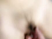 新来的清纯小美女露脸让大哥床上调教 玩弄骚奶子听狼友指挥脱掉内裤 抠弄骚穴