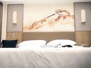 七天探花极品约了个蓝衣少妇啪啪掰穴特写口交