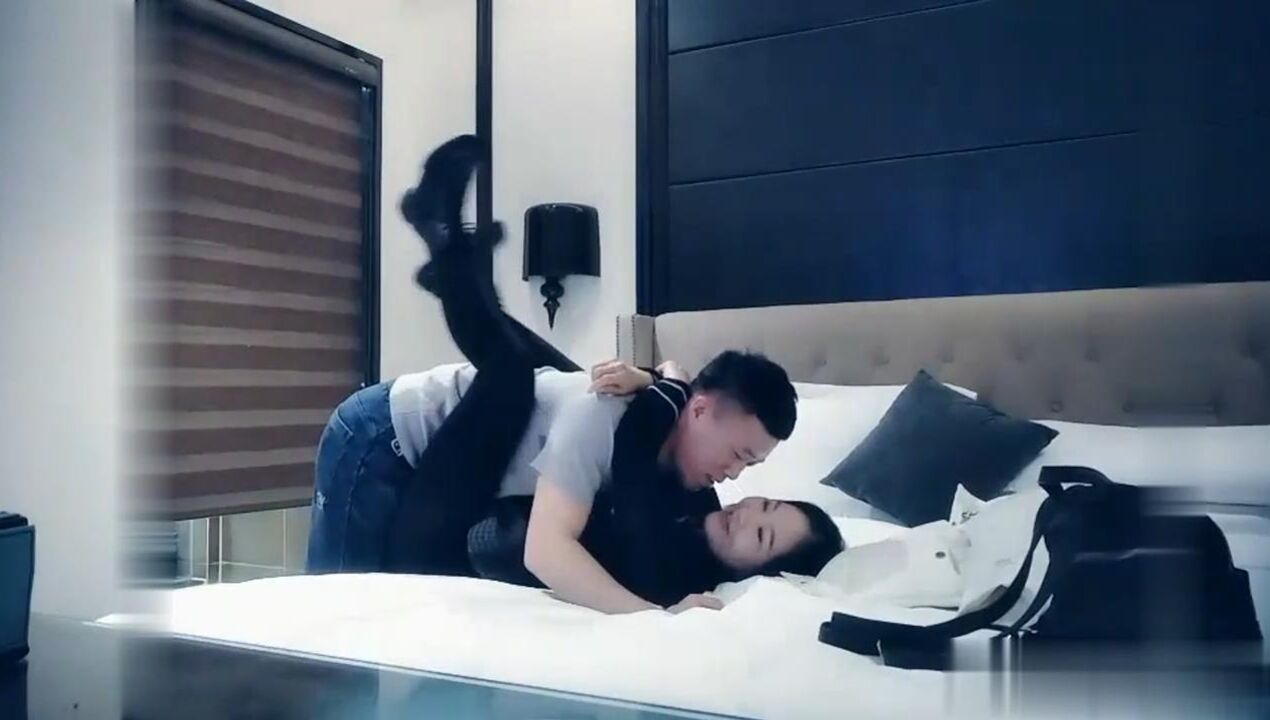 男魔小天探花约肉肉少妇啪啪舌吻摸逼口交骑乘