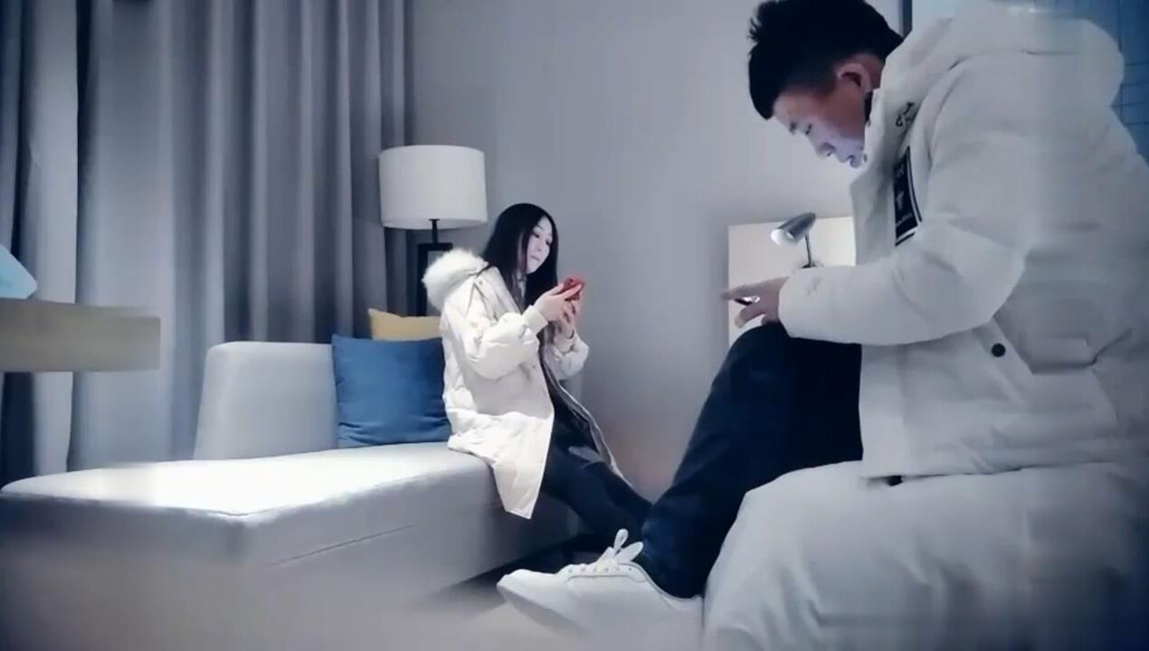 男魔小天约少妇啪啪手指扣逼上位骑坐抱起来操