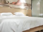 小马寻花重金足疗小姐姐相约酒店啪啪美乳翘臀