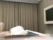 白色外套苗条身材妹子啪啪翘起屁股口交上位