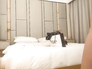 约西装妹子啪啪换上短裙舔逼口交后入抽插