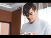 用脚勾引男友来做爱