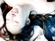 嫂子跟小姑子激情4P小哥哥轮番给小哥口交抽插