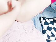 哺乳期奶妈的诱惑双手挤奶让小哥手掌塞进去